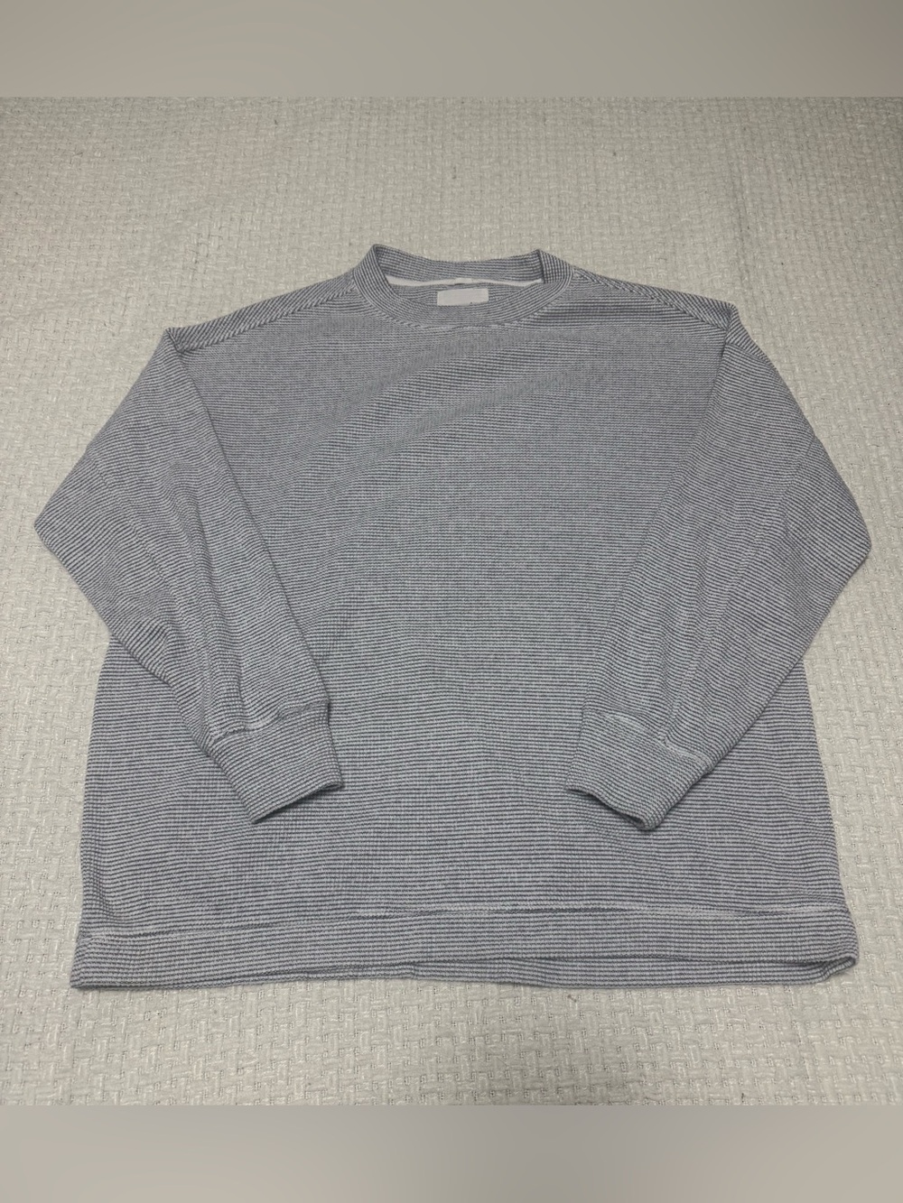 Aerie women’s blue and white sweater, medium. Great condition.